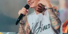 Ultimo Live Stadi 2024 debutta al primo posto nelle classifiche Fimi/GFK