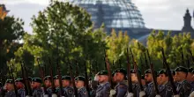 La Germania vuole mezzo milione di soldati: varata la nuova leva. “Sarà l’esercito più forte d’Europa”