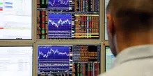 Borsa: Milano piatta a +0,04% con Stellantis e l'energia