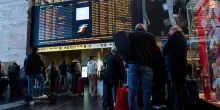 Sciopero treni oggi: l’elenco di quelli nazionali garantiti da Trenitalia e Italo. A Roma ritardi oltre un’ora