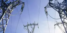 Italia seconda in Ue per prezzi elettricità nel 2024: Commissione europea analizza il fenomeno