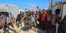 Israele, spari sulla folla in attesa di cibo al centro aiuti: 27 morti e oltre 180 feriti. Negoziati Gaza “vicini al collasso”
