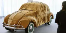 Volkswagen, semestre in netto calo, rivede le stime 2025