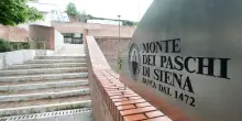 Mps accelera la scalata a Mediobanca e mette sul piatto 732 milioni. I Benetton aderiscono all’offerta