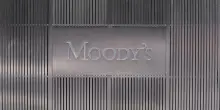 Borse asiatiche in calo dopo il declassamento del debito USA da parte di Moody's