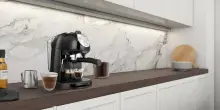 Espresso da bar a casa tua: questa macchina del caffè di De’Longhi è un vero affare su Amazon