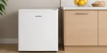 Questo piccolo frigo è il tuo nuovo compagno di stanza (e costa pochissimo)