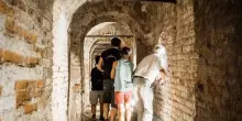 Sotterranei in giallo. Mistero da risolvere, gioco e scoperta