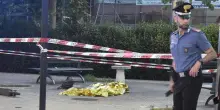 Accoltellata e uccisa in strada. Il killer ha atteso la sua morte seduto