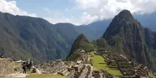 Su e giù dalle vette agli abissi. Sogno di una notte d’estate con gli esploratori di Akakor