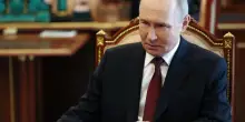 L’elicottero di Putin sfugge all’attacco di droni ucraini. La rischiosa visita nel Kursk dello zar