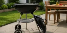 Preparati per la grigliata di Ferragosto con il barbecue a carbone, in offerta su Amazon