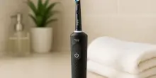 Denti brillanti in pochi minuti: spazzolino top di Oral-B in super promo lampo (-32%)