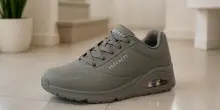 Le scarpe più leggere e comode del momento sono di Skechers e si trovano in offerta su Amazon