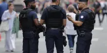 Tragedia a Parigi: assistente scolastica accoltellata da uno studente muore per le ferite