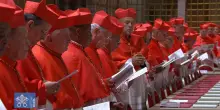 Conclave: i cardinali giurano segretezza e fedeltà prima dell'elezione papale