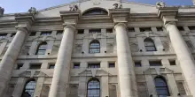 Piazza Affari chiude in ribasso prima del ponte del 1° maggio, Ftse Mib a -0,71%