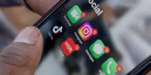 Da Ue app per verifica età su social, primo test in Italia