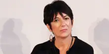 Per Ghislaine Maxwell "immunità limitata" nelle sue conversazioni con il Dipartimento di Giustizia