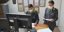Evade 300mila euro, influencer di 22 anni nel mirino della Guardia di finanza