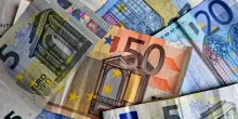 Banca d'Italia: nel 2024 meno banconote prodotte, aumentano i falsi da 20 e 50 euro
