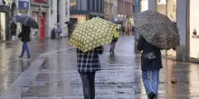 Venti di burrasca e temporali: è allerta gialla in 12 regioni, arancione su Liguria e Toscana