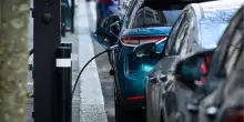 Auto elettriche, tornano gli incentivi, calibrati per i redditi più bassi