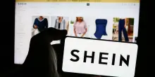 Messaggi ingannevoli sulle fibre green, multa da un 1 milione di euro a Shein
