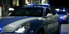 Lite nel centro di Genova, ragazza incinta ferita a coltellate da una conoscente