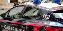 "Cambia cognome": minacce e insulti alla figlia gay, 51enne arrestato a Napoli