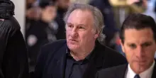 Gerard Depardieu riconosciuto colpevole di abusi sessuali: condannato a 18 mesi