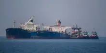 Ucraina: 30 petroliere flotta fantasma russa. Zelensky, sostegno finanziario UE per altri 2-3 anni