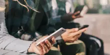 Scuola, Valditara: "Stop agli smartphone anche alle superiori dal prossimo anno scolastico"