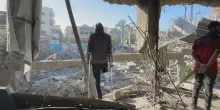 La disperazione di Gaza: "Hanno ucciso tutti e non importa a nessuno"