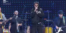 Concertone, la piazza si scatena con la Makumba di Carl Brave e Noemi