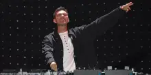 Gabry Ponte chiude il Concertone con il suo dj set: la piazza diventa una discoteca