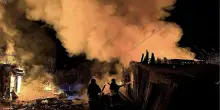Attacco con droni a Zaporizhzhia, 29 feriti. Vance: "La guerra non finirà presto"