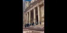 Petra, centinaia di turisti evacuati per le inondazioni