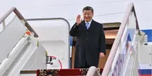 Xi Jinping atterra a Mosca in vista della parata del Giorno della Vittoria