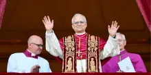 L'annuncio dell'Habemus Papam, Leone XIV si presenta al mondo: "La prima preghiera è per la pace"