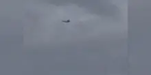 Estonia, caccia russo viola territorio Nato dopo fermo nave della "flotta fantasma" di Mosca. Video