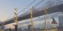 Veliero della Marina Messicana si schianta contro il ponte di Brooklyn, morti due marinai