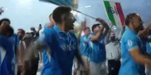 Il Napoli in festa, "Lasciateci cantare": Di Lorenzo e compagni scatenati sotto la curva