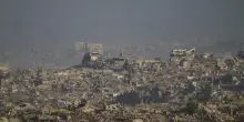 Nuovo raid israeliano su Gaza, colpita una scuola. Almeno 33 morti