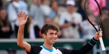 Matteo Gigante non ci crede: "Mamma mia, è tutto vero?". L'abbraccio con Tsitsipas