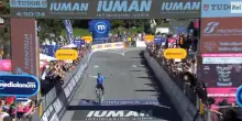 Giro d'Italia, la 19a tappa Biella-Champoluc vinta da Prodhomme: l'ultimo chilometro (Video)