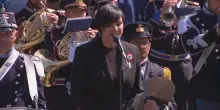 2 giugno, Arisa canta l'Inno d'Italia ai Fori Imperiali