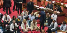 Il decreto sicurezza è legge. Al Senato forte scontro con le opposizioni: "Svolta autoritaria"