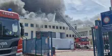 Incendio all'università di Viterbo, studenti intossicati. Il comune: chiudete le finestre