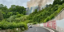 Domato l'incendio scoppiato sulla collina di Monte Mario a Roma, chiuse alcune strade